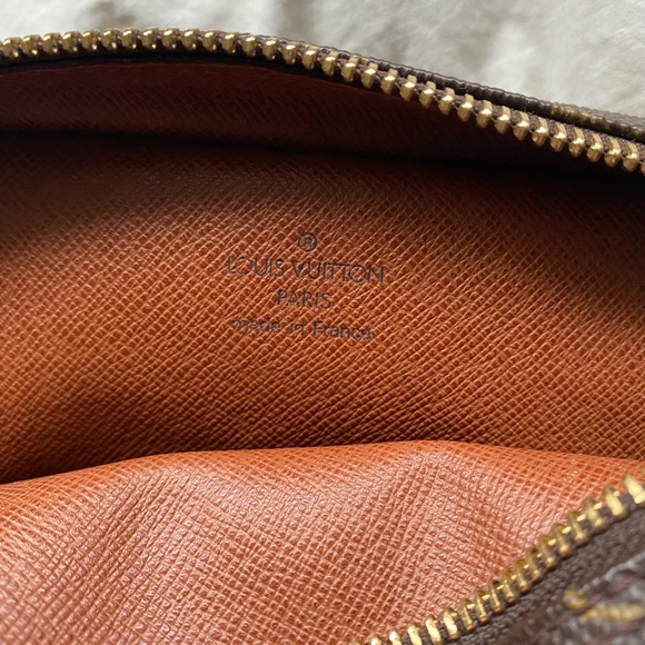 Vintage Louis Vuitton Crossbody Monogram Bag - Picture 6 of 9